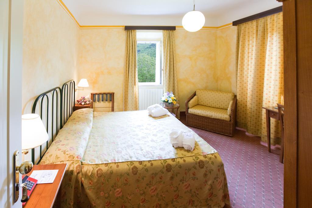 Terme San Filippo & Spa Castiglione d'Orcia Bilik gambar