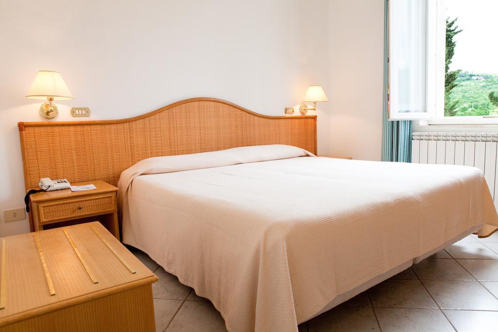 Terme San Filippo & Spa Castiglione d'Orcia Bilik gambar